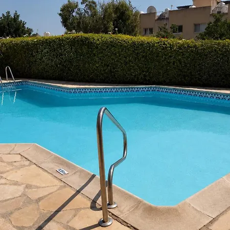 Peaceful On A Friendly Complex With Shared Pool And Great Location