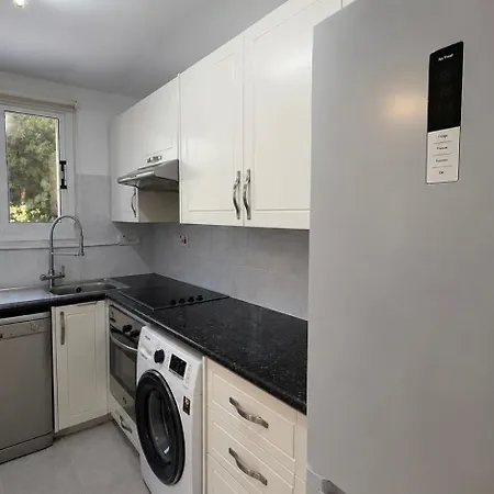 Hébergement de vacances Peaceful On A Friendly Complex With Shared Pool And Great Location *