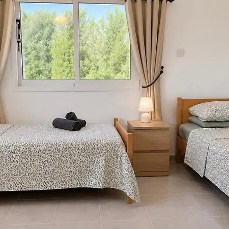 Hébergement de vacances Peaceful On A Friendly Complex With Shared Pool And Great Location Peyia